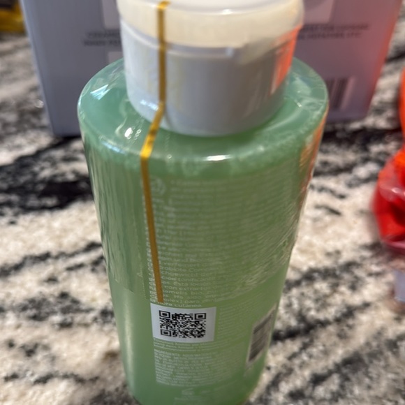 NWT in sealed bottle Claritin’s Toner. Retail $54. Purifying Toning Lotion - Picture 5 of 6